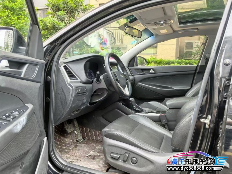 18年现代途胜轿车抵押车出售