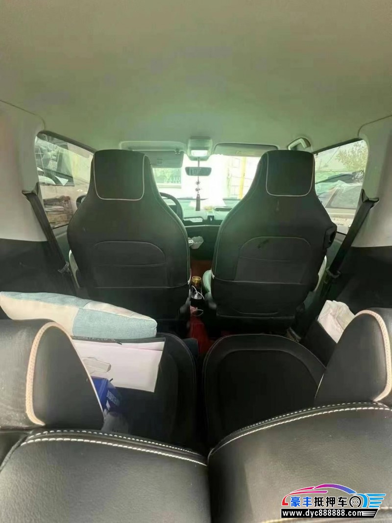 22年宝骏kiwi ev轿车抵押车出售