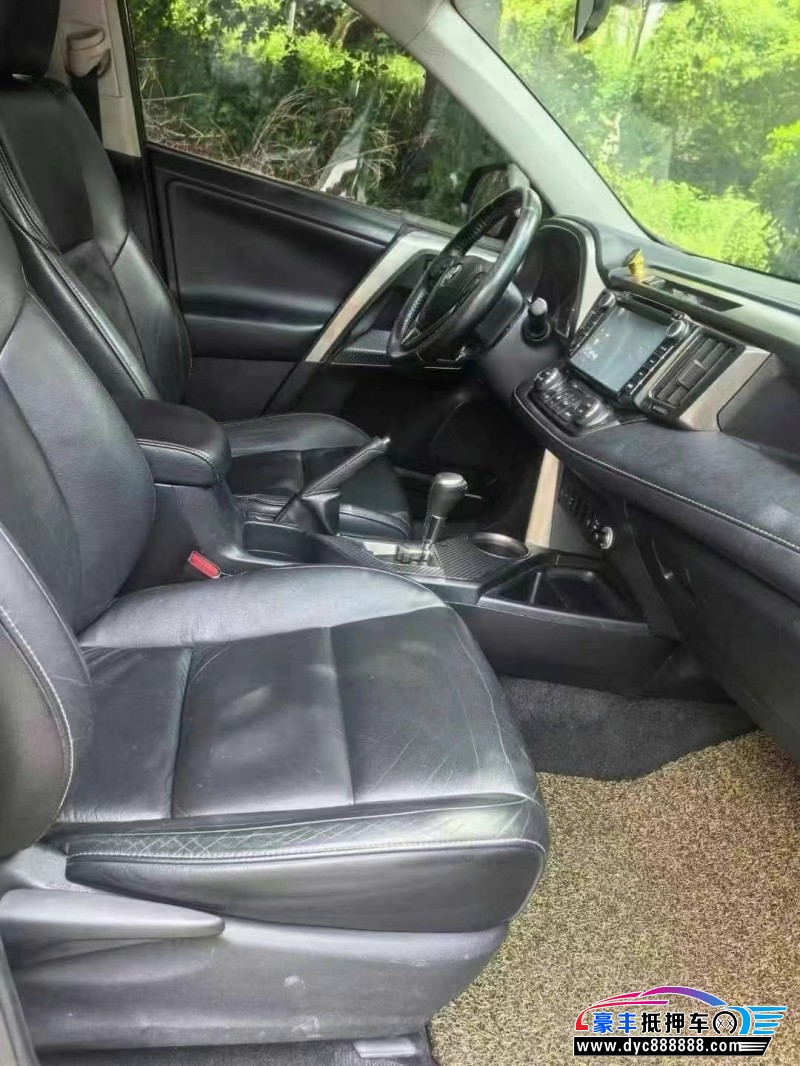 14年丰田RAV4轿车抵押车出售