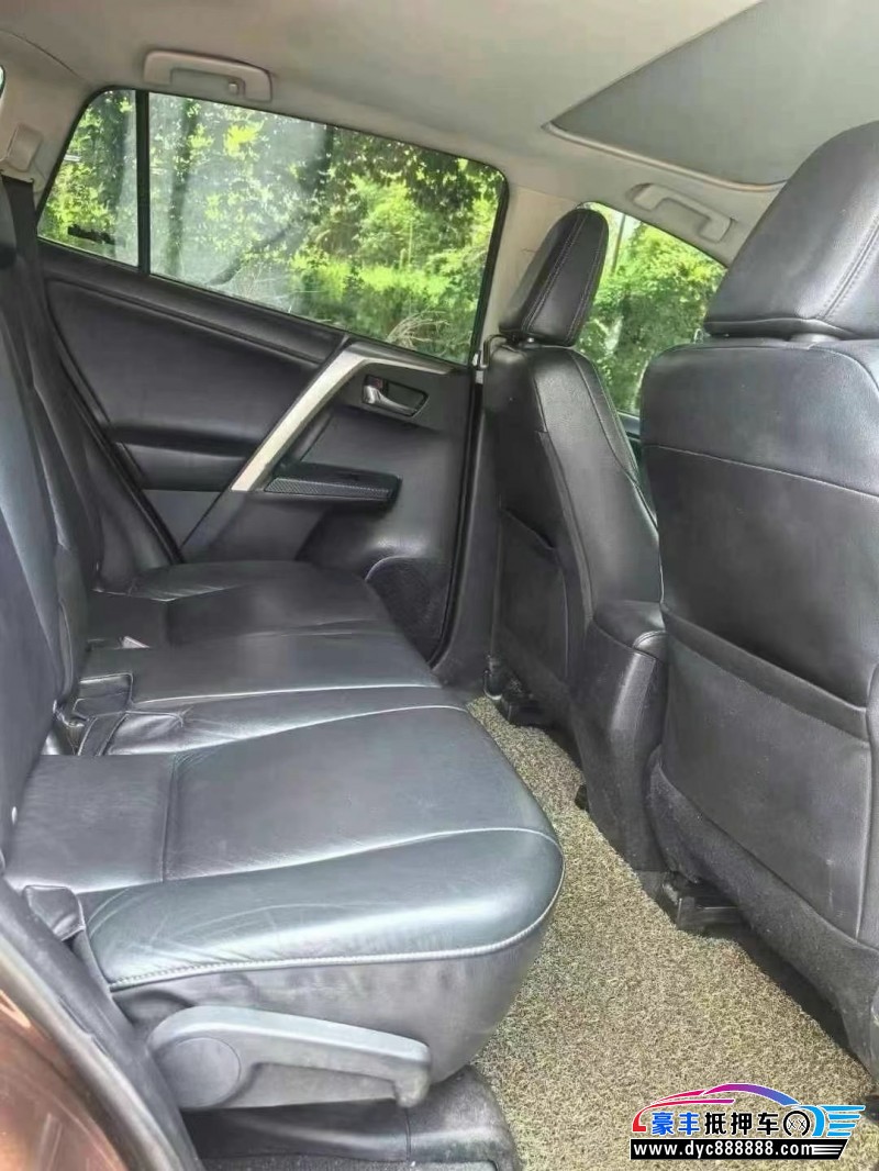 14年丰田RAV4轿车抵押车出售