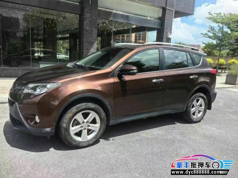 14年丰田RAV4轿车抵押车出售