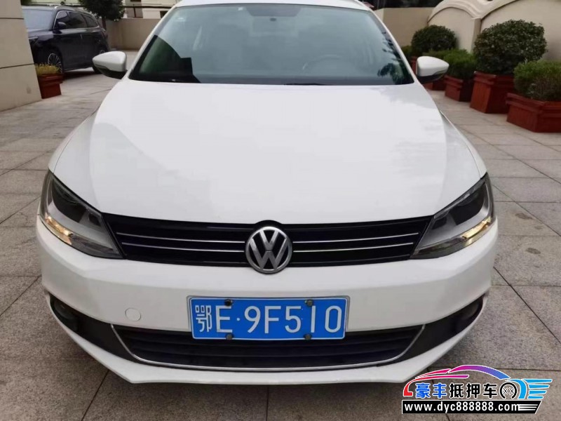 14年大众速腾轿车抵押车出售