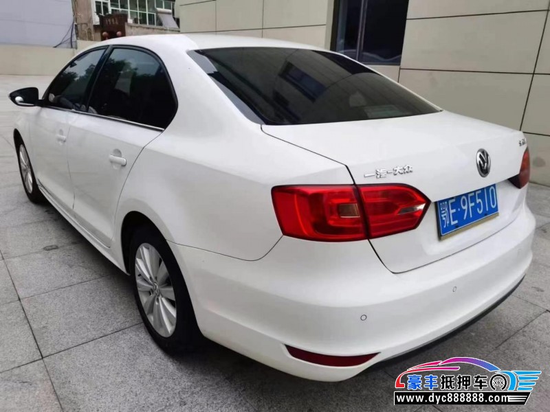 14年大众速腾轿车抵押车出售