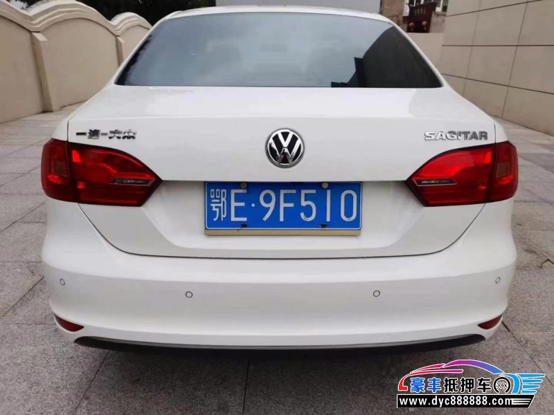 14年大众速腾轿车抵押车出售