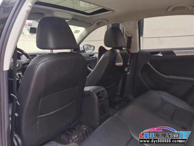 14年大众速腾轿车抵押车出售