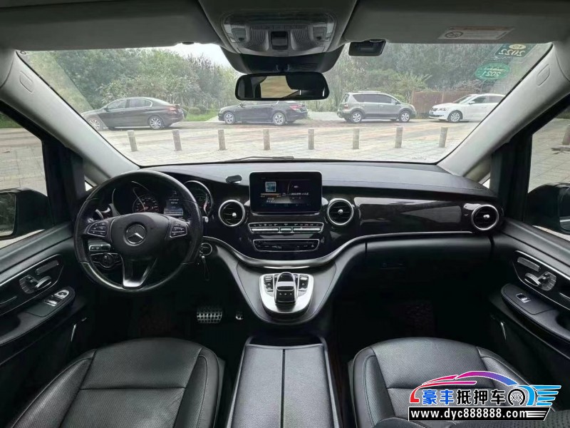 18年奔驰V轿车抵押车出售