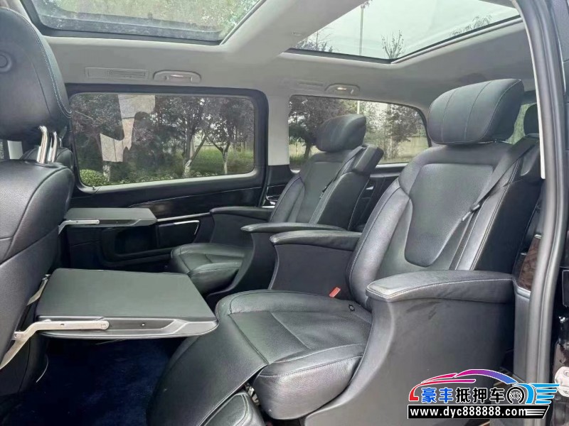 18年奔驰V轿车抵押车出售