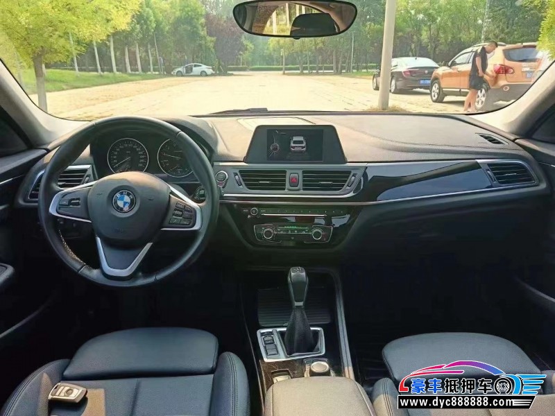 18年宝马1系轿车抵押车出售