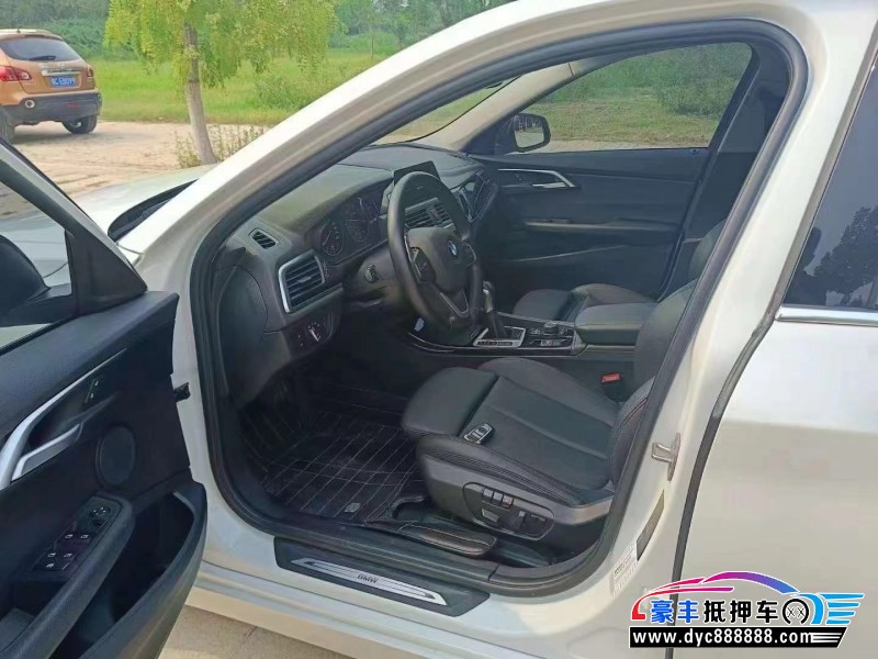 18年宝马1系轿车抵押车出售