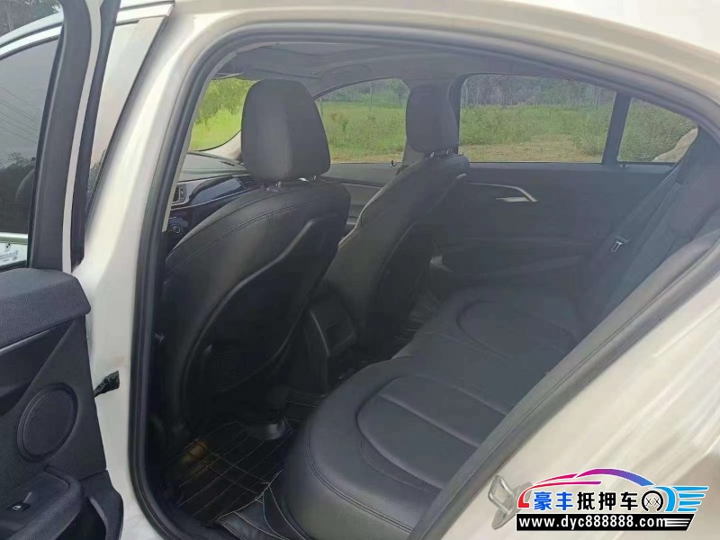 18年宝马1系轿车抵押车出售