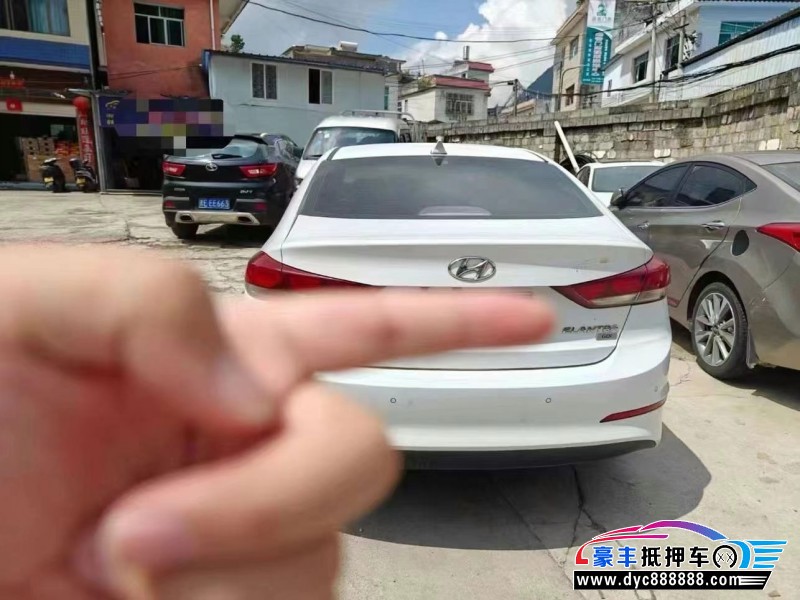 16年现代领动轿车抵押车出售