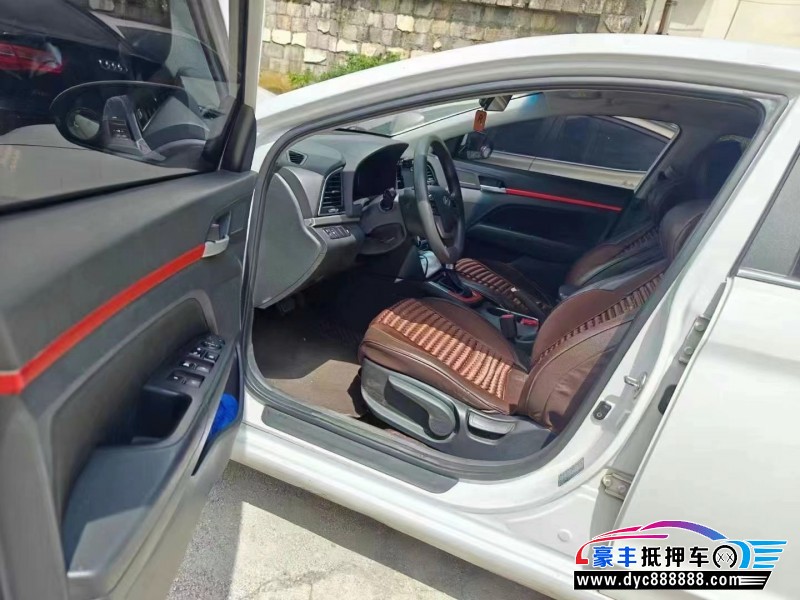 16年现代领动轿车抵押车出售