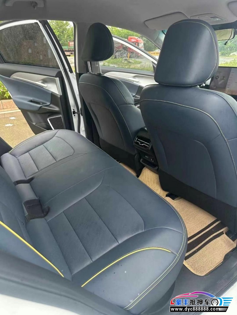 24年吉利几何轿车抵押车出售