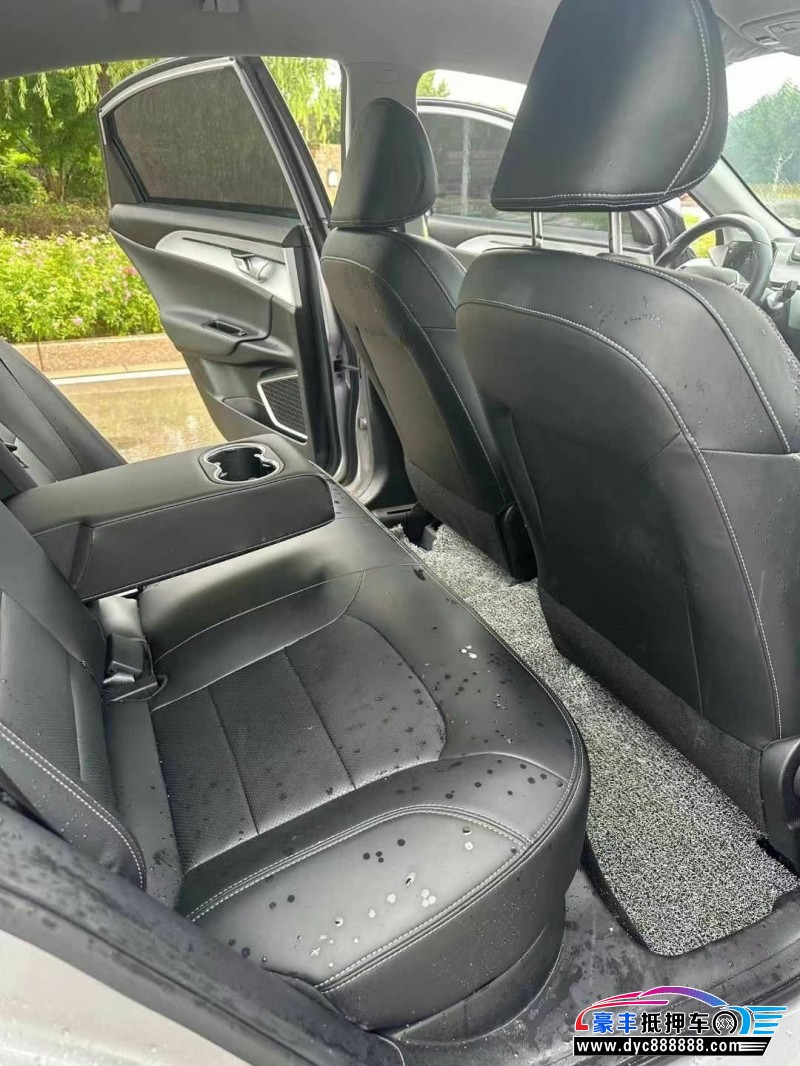 24年吉利几何轿车抵押车出售