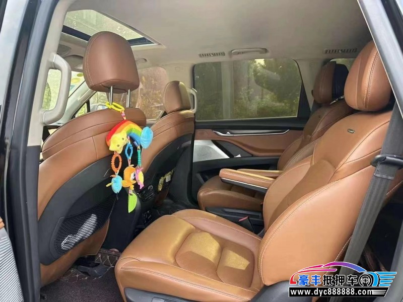 18年上汽大通D90轿车抵押车出售