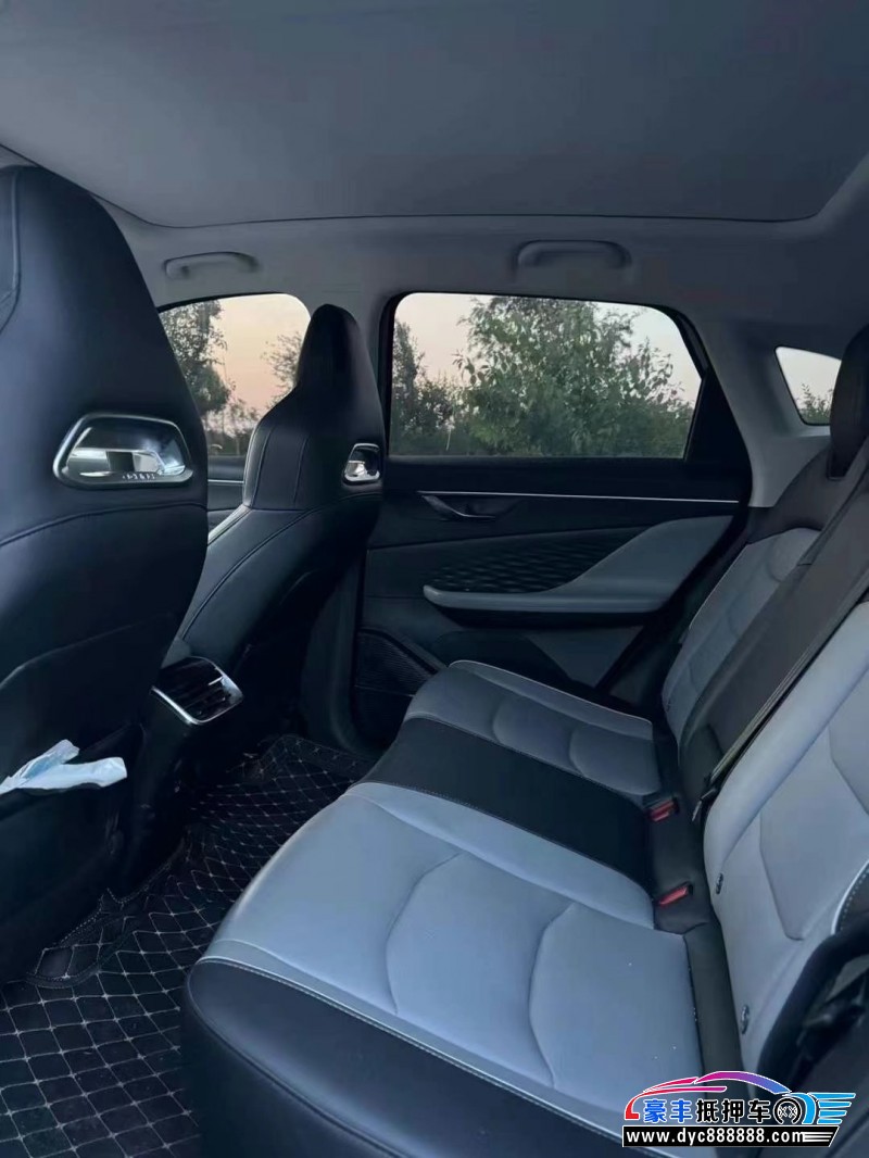 23年北汽制造魔方轿车抵押车出售