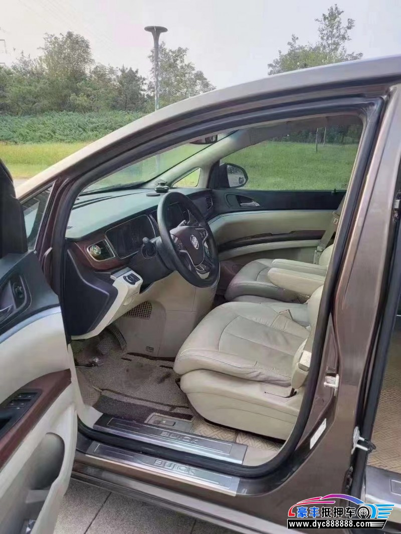 18年别克GL8轿车抵押车出售