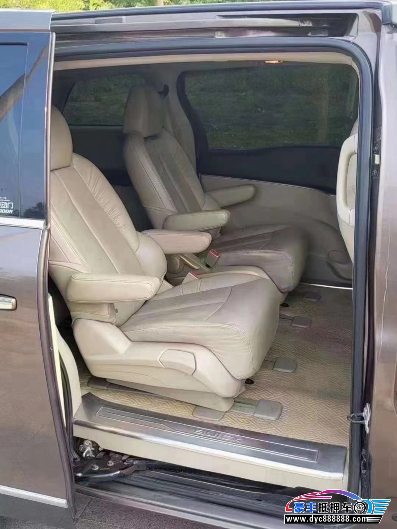 18年别克GL8轿车抵押车出售