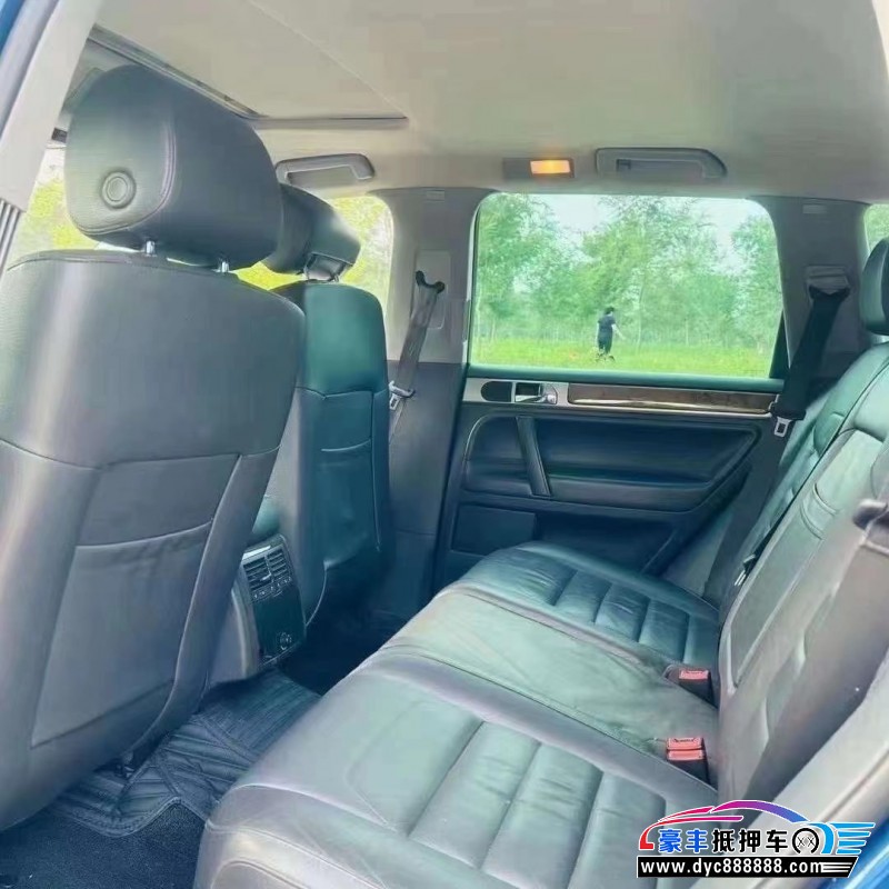 10年大众途锐轿车抵押车出售