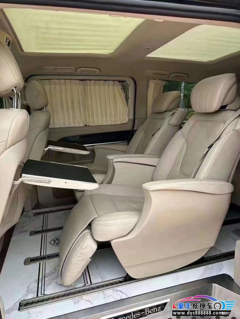 16年奔驰V轿车抵押车出售