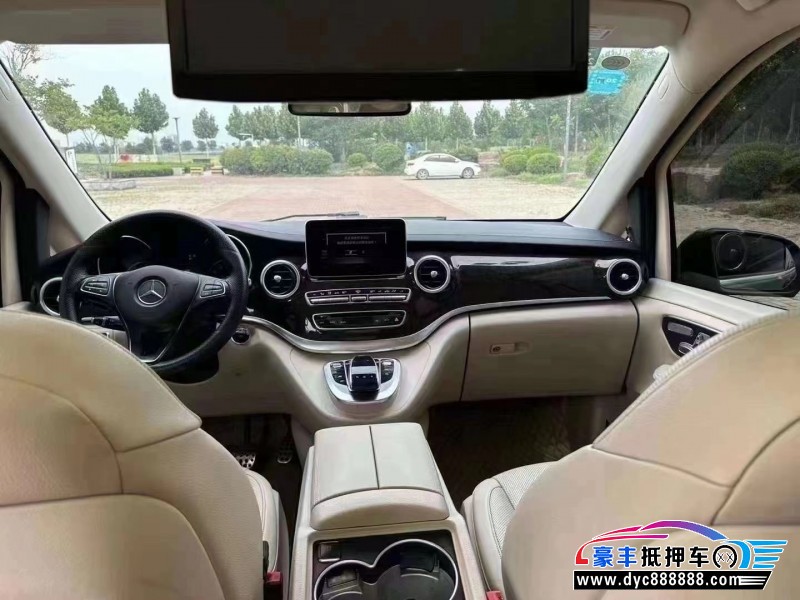 16年奔驰V轿车抵押车出售