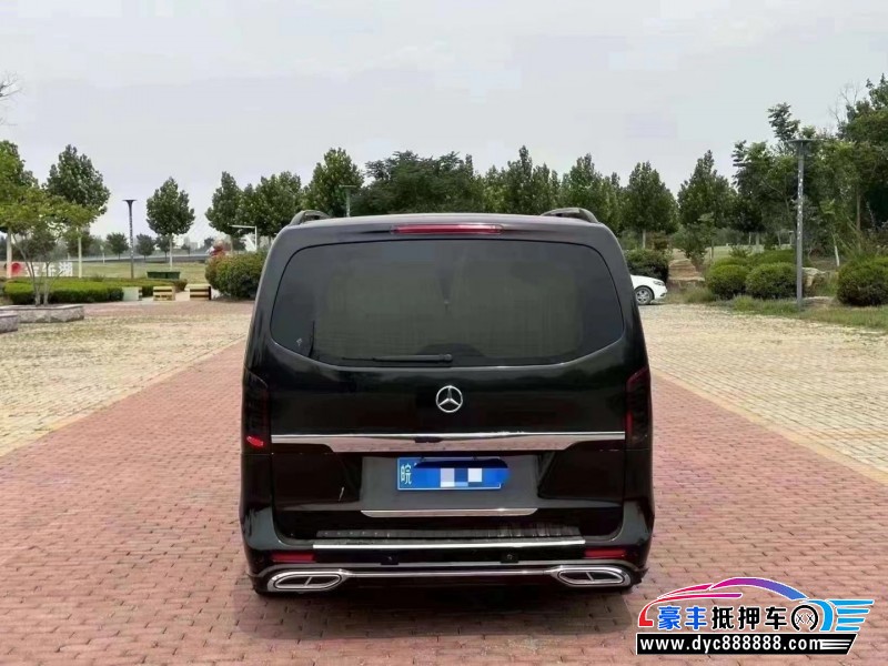 16年奔驰V轿车抵押车出售