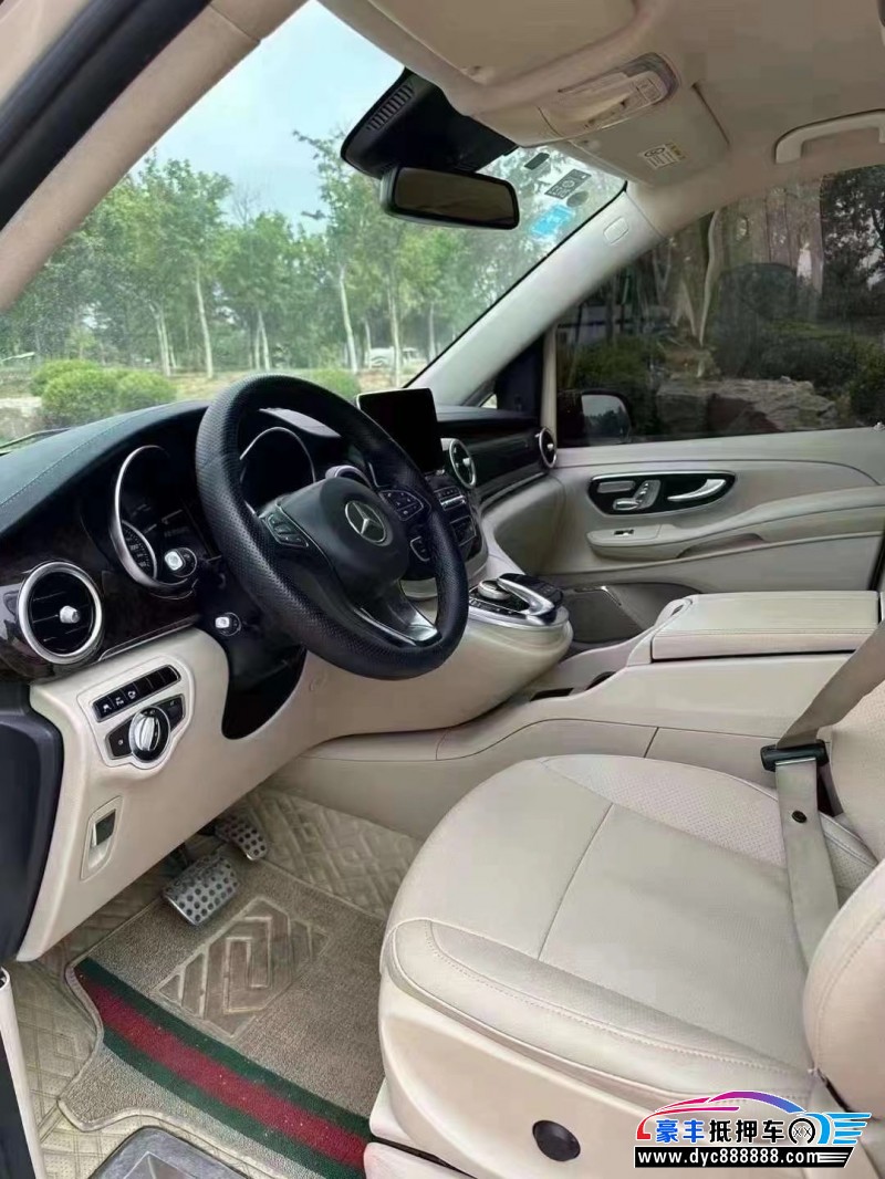 16年奔驰V轿车抵押车出售