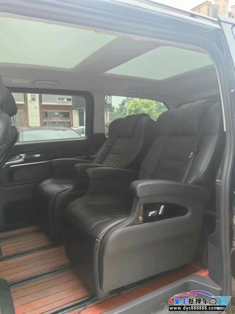 18年奔驰V轿车抵押车出售