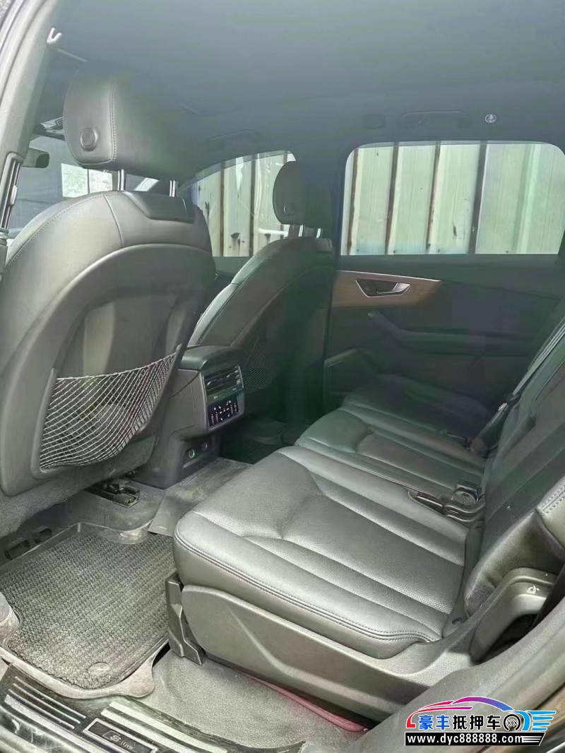 22年奥迪Q7轿车抵押车出售