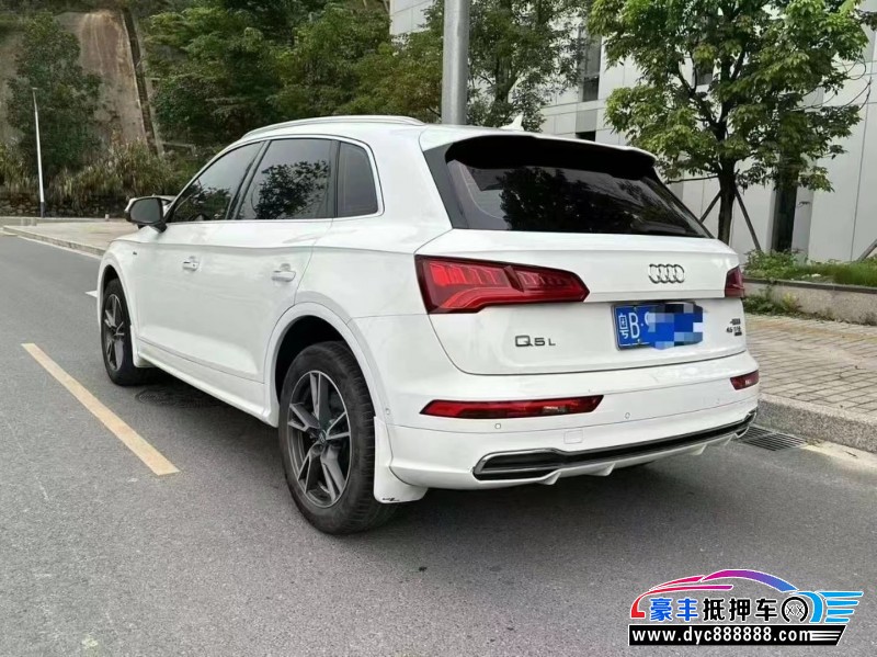 21年奥迪Q5轿车抵押车出售