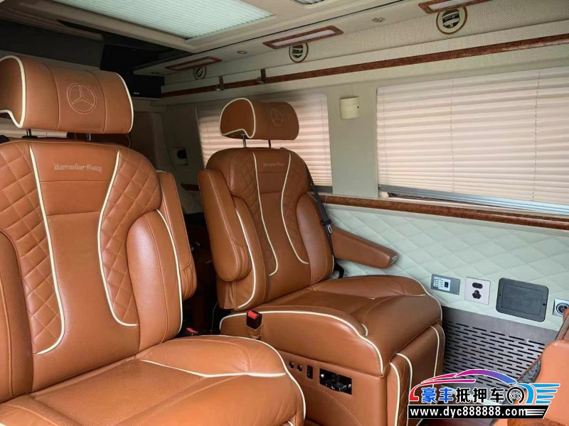 17年奔驰威霆MPV抵押车出售