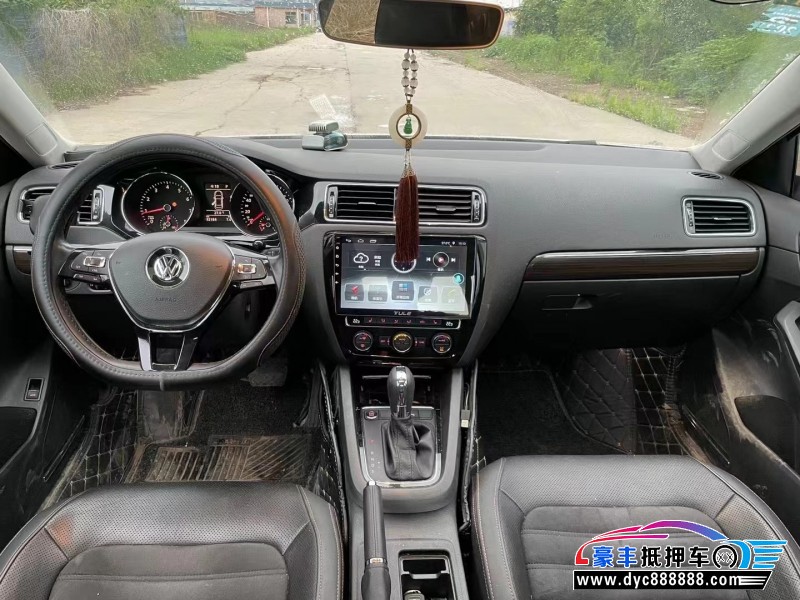 17年大众速腾轿车抵押车出售