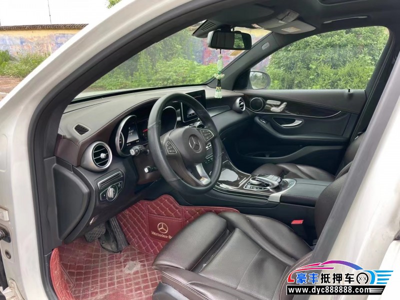 17年奔驰GLC轿车抵押车出售