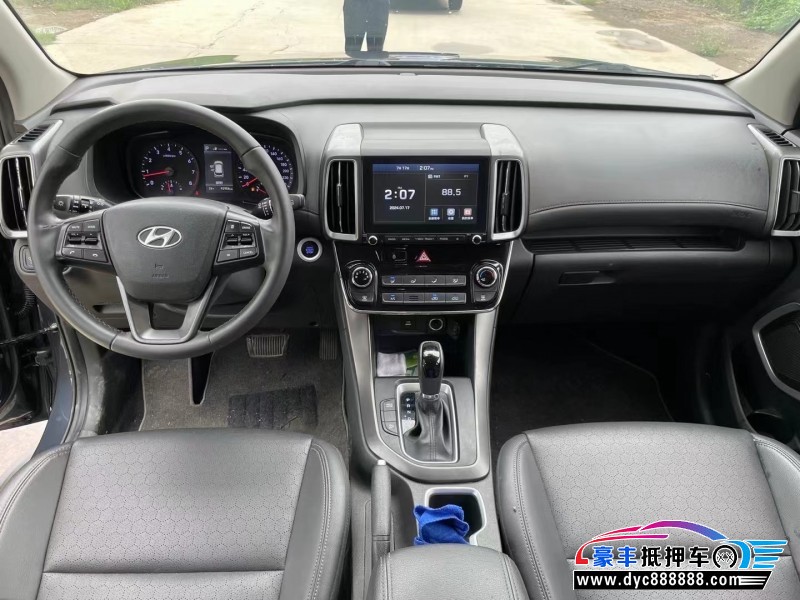 18年现代ix35轿车抵押车出售