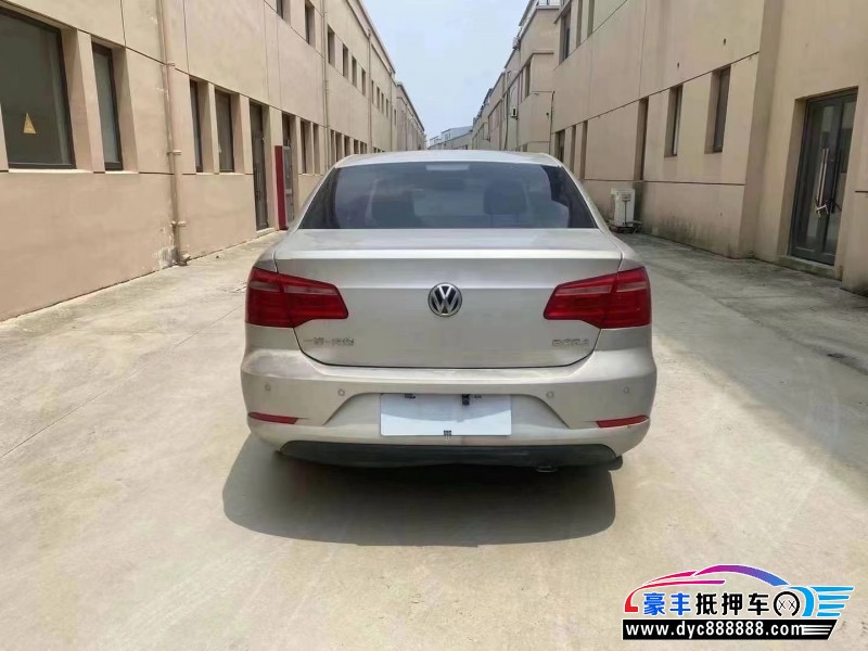 15年大众宝来轿车抵押车出售