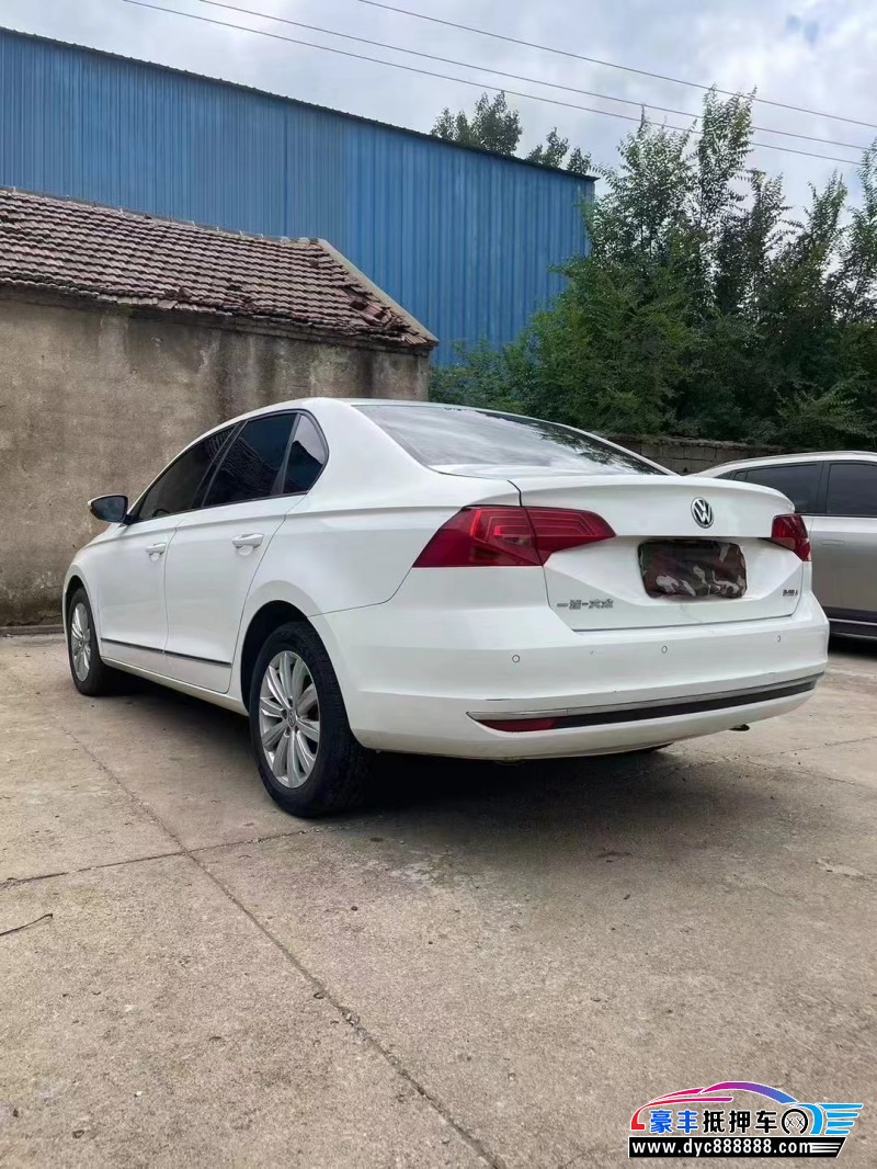 17年大众宝来轿车抵押车出售