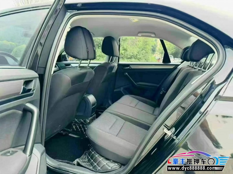 18年大众宝来轿车抵押车出售