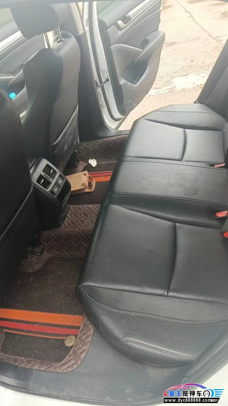 22年本田雅阁轿车抵押车出售