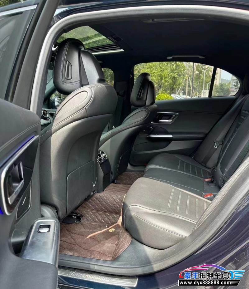 22年奔驰C轿车抵押车出售