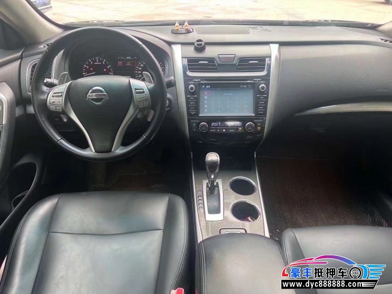 15年日产天籁轿车抵押车出售