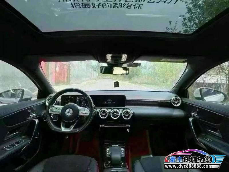 20年奔驰A轿车抵押车出售