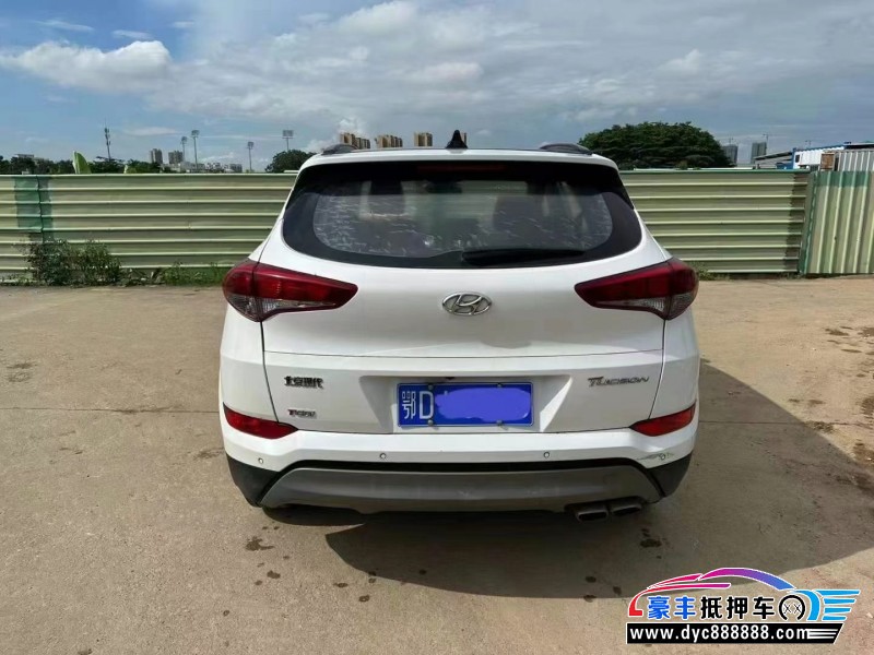 19年现代ix35轿车抵押车出售