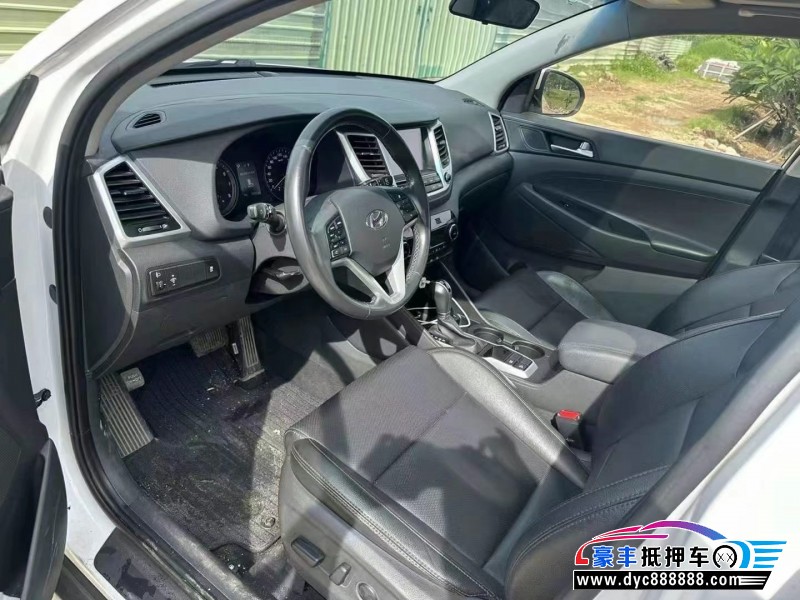 19年现代ix35轿车抵押车出售