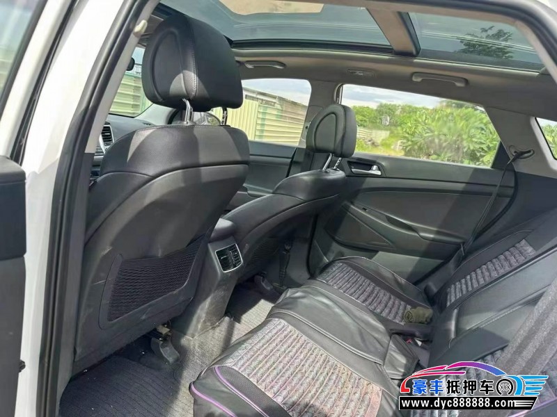 19年现代ix35轿车抵押车出售