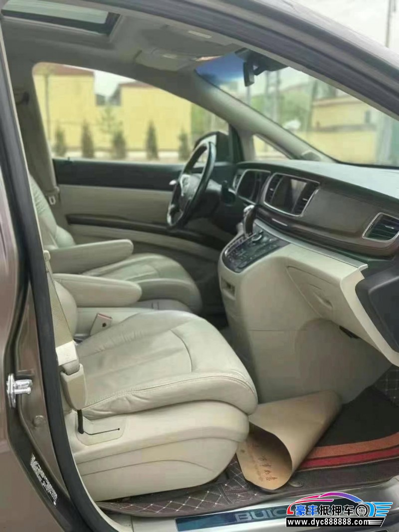 18年别克GL8轿车抵押车出售