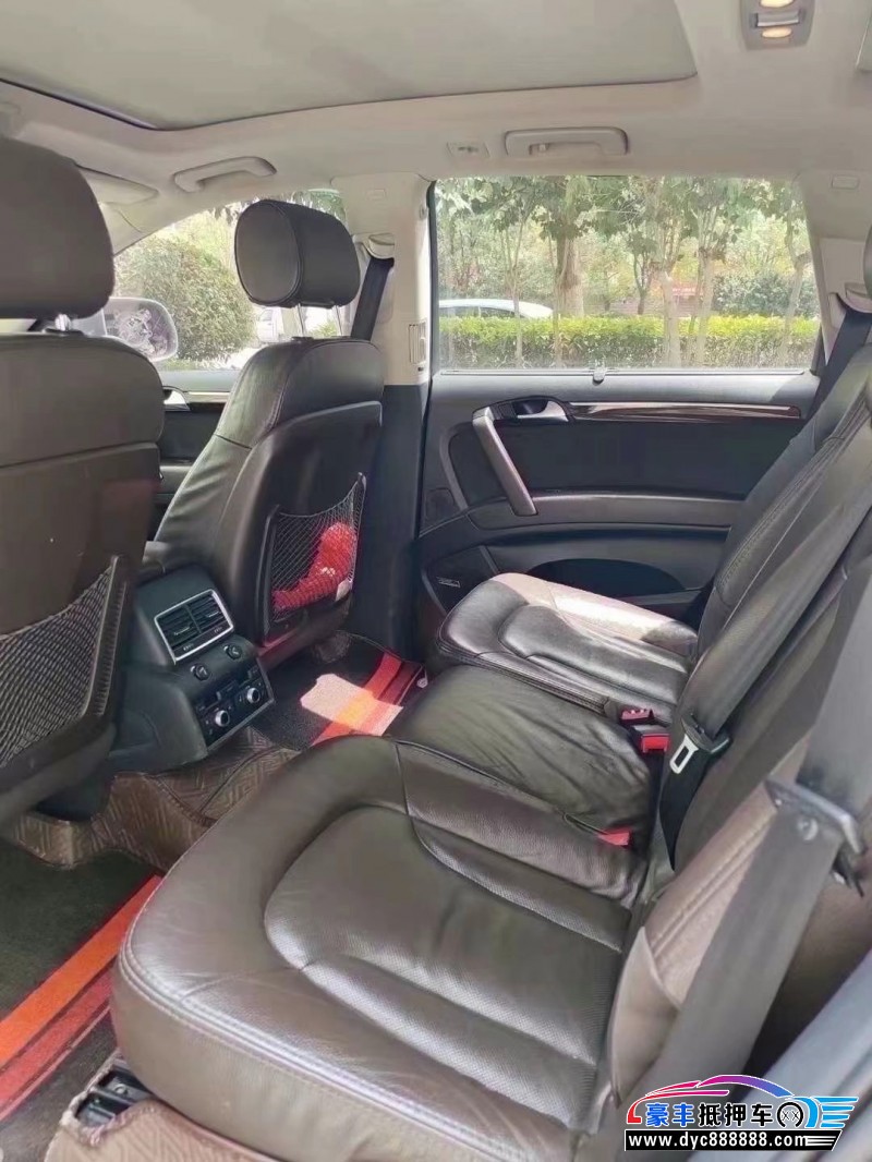 12年奥迪Q7轿车抵押车出售