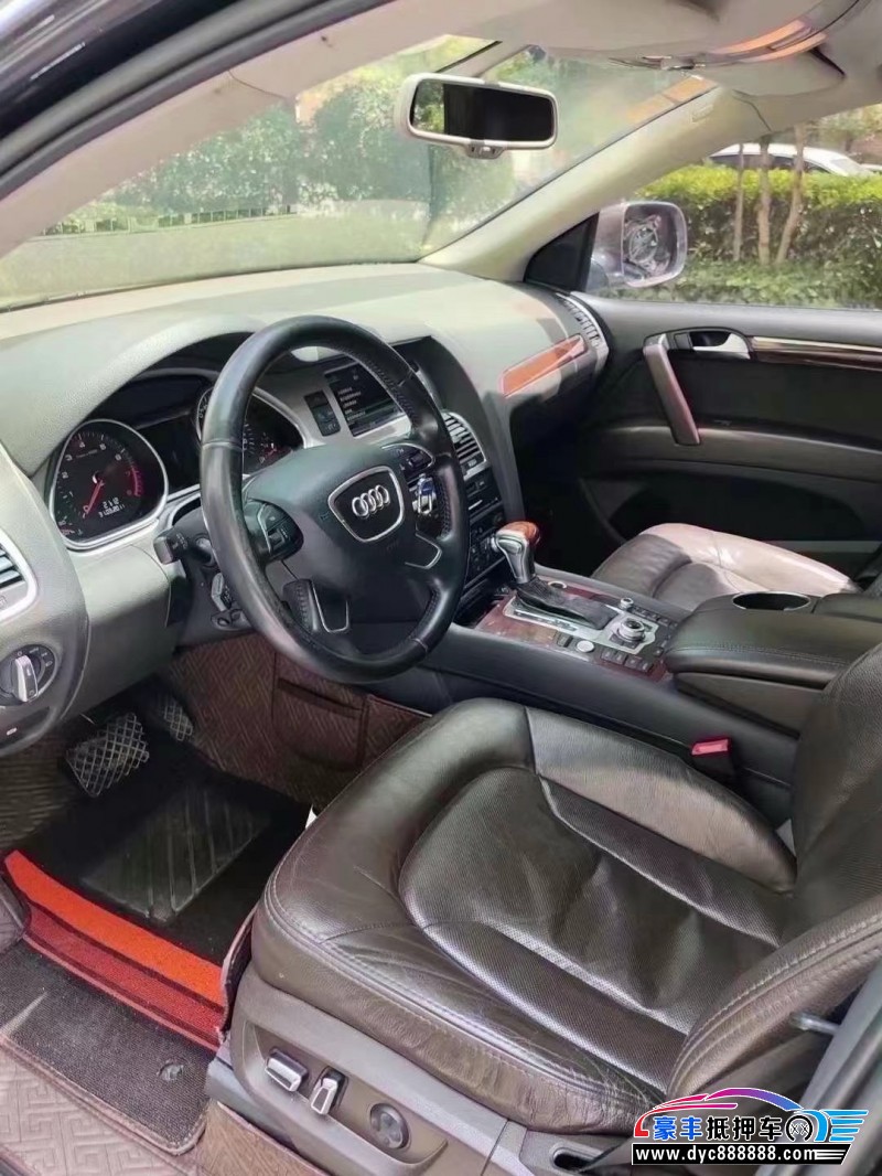 12年奥迪Q7轿车抵押车出售