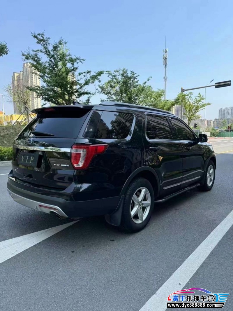 17年福特探索者轿车抵押车出售