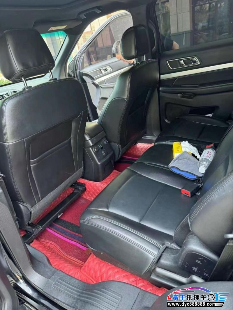 17年福特探索者轿车抵押车出售