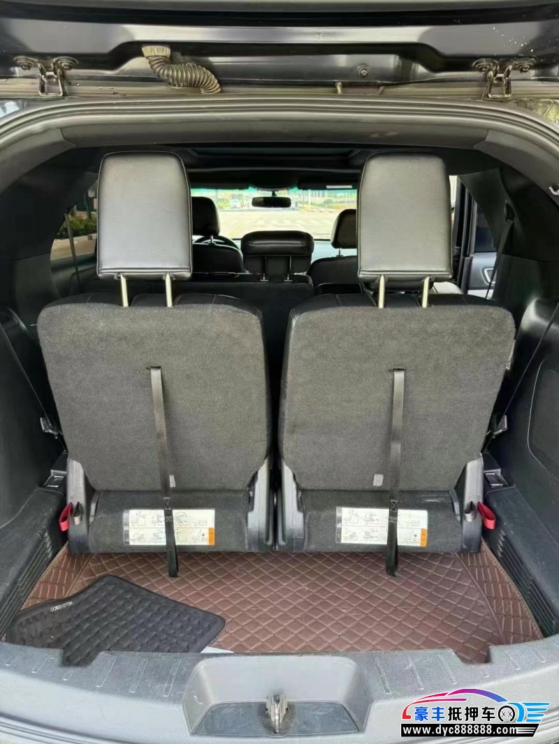 17年福特探索者轿车抵押车出售